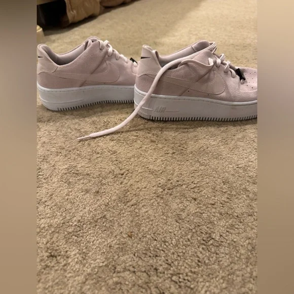 Nike Pink Sneakers - Picture 5 of 13